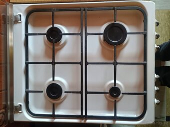 Kombinovaný sporák Indesit Retro IS5G8MHJ/E - 4