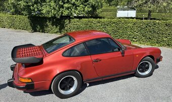 Porsche 911 Carrera (930 SC) - 4