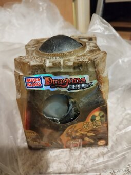 5 draků ze sběratelské série Dragons Metal Ages - Mega Bloks - 4