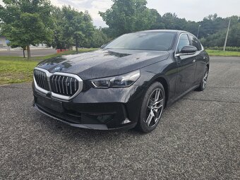 BMW i5 xDrive40 G60 Sapphire Black 2025 - 4
