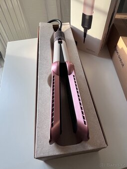 Žehlička na vlasy Dyson Airstrait - 4