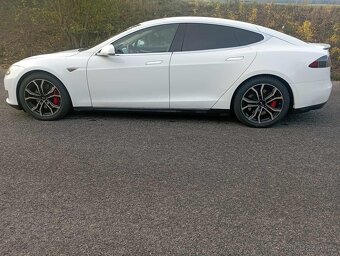 TESLA MODEL S P85 nabíjení zdarma free supercharger sch01 - 4