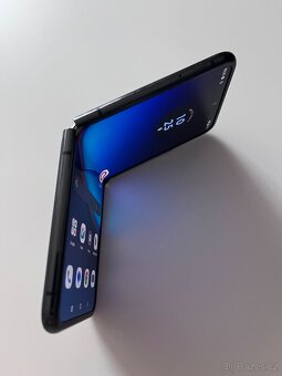 Motorola Razr 40 Ultra / 256GB - 4