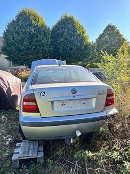 Škoda octavia 1 1.9tdi 66kw předface díly z vozu - 4