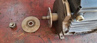 Motor na malou cirkulárku 1,5 KW 400 V ,s brzdou. - 4