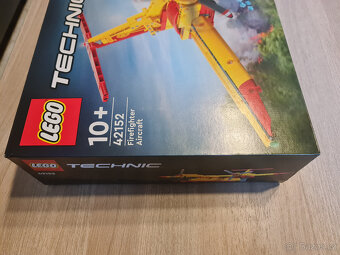 LEGO® Technic 42152 Hasičský letoun - 4