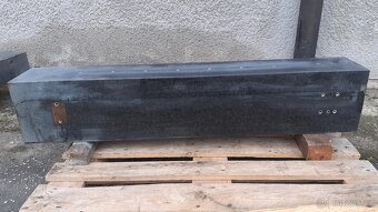 žulový kvádr + deska - 4