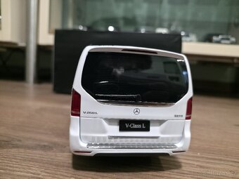 Mercedes Benz V-Klasse Model 1:18 - 4