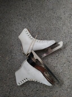 dívčí brusle vel.19 a vel. 22 - 4