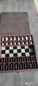 Skleněné šachy - 4