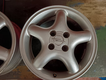 Kola Opel - 4