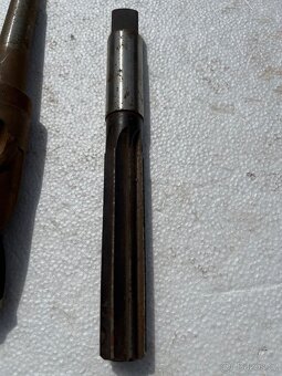 40 mm vrták , 26mm výstružník - 4