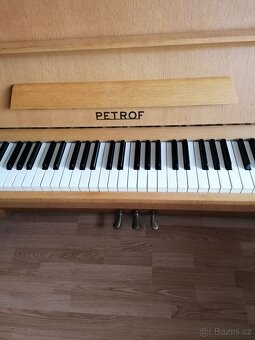 Piano Petrof - 4