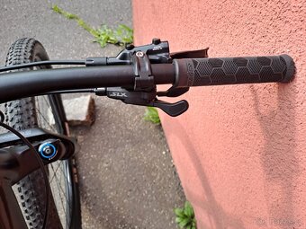 XC kolo TREK X-Caliber 9 + příslušenství. Záruka. - 4