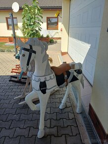 Velký dřevěný kun. - 4