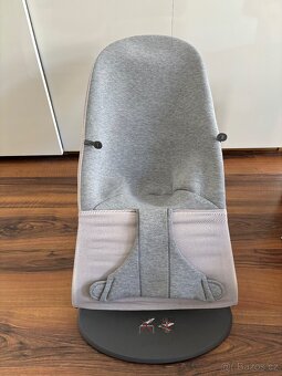 BabyBjörn Lehátko Bliss Light Grey 3D Jersey + hračka - 4