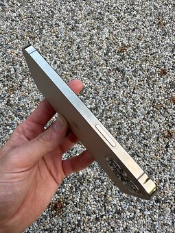 iPhone 12 pro - baterie 100% - 4