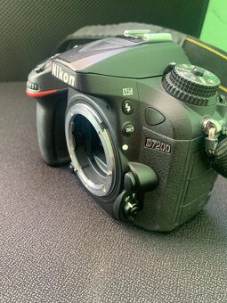 Nikon D7200 - super stav, 3x baterie a příslušenství - 4