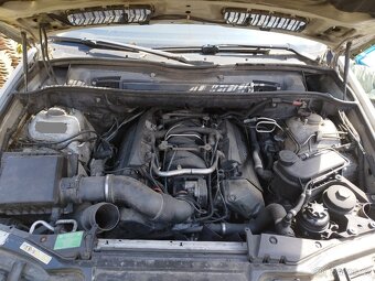 BMW E53 X5 4.4i - 4