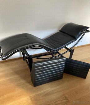 Kosmetické lehátko a stolky - 4