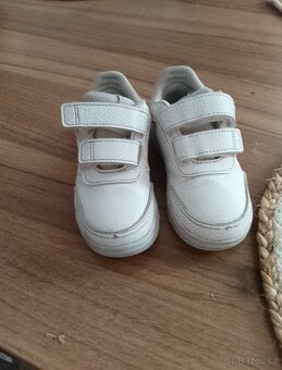 Prodám Adidas botasky 23 - 4