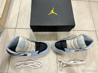 Boty Nike Air Jordan 1MiD - 4