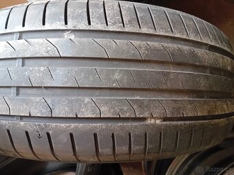 Prodám Sadu pneu 235/55/17 /Nexen - 4