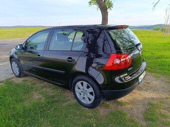 VW Golf 5 - 4