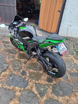Kawasaki Ninja ZX10R - 4
