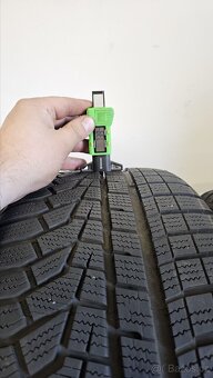 Zimní pneumatiky 235/50/19, Hankook, DOT1023 - 4