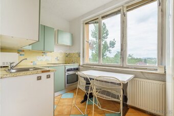 Prodej bytu 3+1, 68 m2 - Karlovy Vary - Stará Role - 4