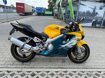 Honda CBR F4 - 4