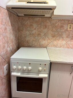 ZDARMA ZA ODVOZ KUCHYNĚ, DVĚRE, NÁBYTEK, SPOTŘEBIČE, SKŘÍNĚ - 4