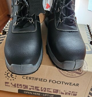 Pracovní obuv BASIC S3 VYSOKÁ Bennon vel.42 - 4