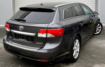TOYOTA AVENSIS 2.2 D-4D 110 kW • 2011 • BOHATÁ VÝBAVA - 4