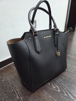 Cerna kozena kabelka Michael Kors - 4