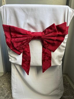 Stolek, zrcadlo, svítidla, židle - 4