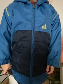 Zimní chlapecká bunda Adidas s kapucí a návleky - 4