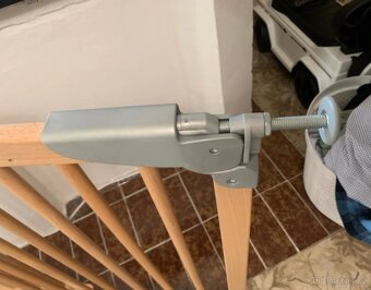 Dřevěná dětská zábrana stravitelná se zámkem Hornbach - 4