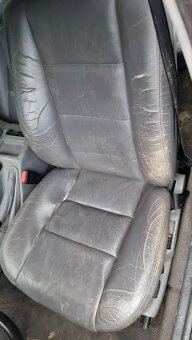 BMW E32 750i 12V - 4