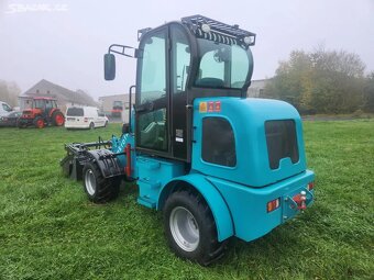 KLOUBOVÝ NAKLADAČ AKROTECT AK810 4X4 - 4