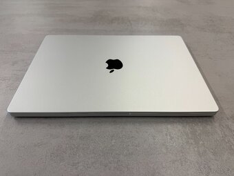 MacBook Pro M1 Max 16", 64 GB RAM, 2TB SSD - 4