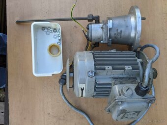 ELEKTROMOTOR 0,75 kW s hydraulickým čerpadlem - 4