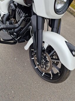 INDIAN CHIEFTAIN DARK HORSE 2019 4500 km - 4