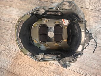 Airsoftová helma - 4