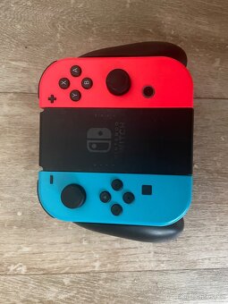 Nintendo Switch - 4
