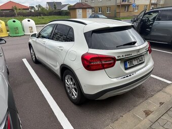 Mercedes Benz GLA 200D 4x4 - 4