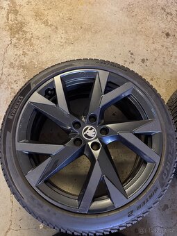 Zimní ALU sada Superb Aniara 5x112 r19 ET44 Pirelli DOT3224 - 4