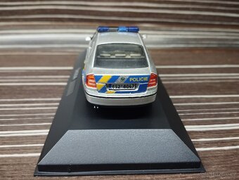 Škoda Octavia II policie 1:43 Abrex - 4