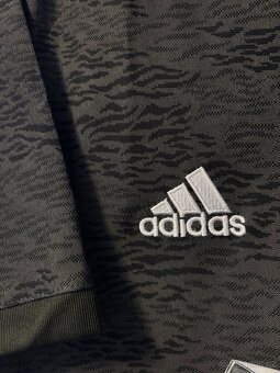 Manchester United černý dres 17 - 4